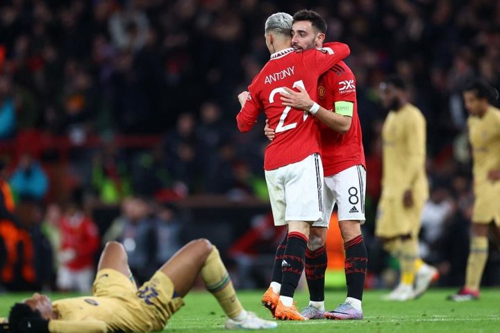 Toàn cảnh MU 2-1 Barca: ''Vũ điệu Samba'' đưa Quỷ đỏ tiến bước ở Europa League