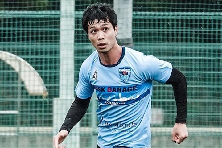 Công Phượng lại bị gạt khỏi danh sách thi đấu của Yokohama FC