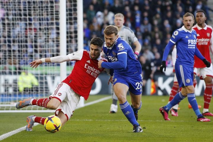 VAR 2 lần từ chối bàn thắng, Arsenal nhọc nhằn 'vượt ải' Leicester