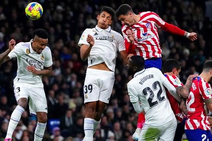 Real Madrid cầm hòa Atletico 1-1 ở vòng 23 La Liga