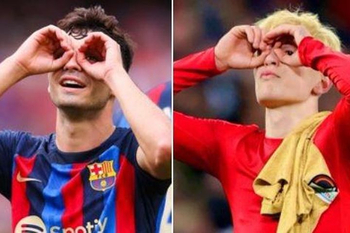 HLV Xavi chỉ trích cầu thủ Man United