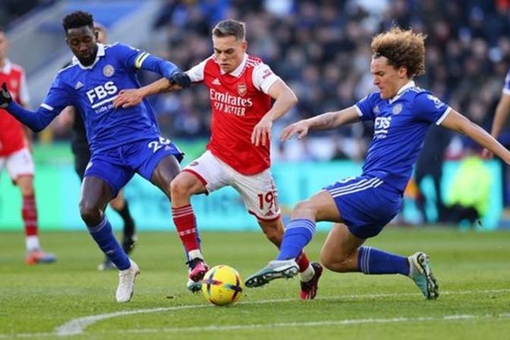 Arteta hài lòng với 'giải pháp mới' Trossard