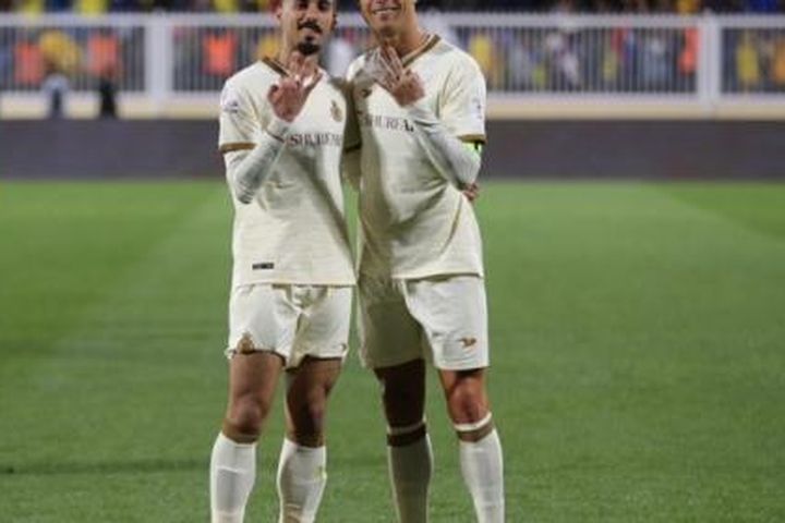 Ronaldo bùng nổ, đua danh hiệu 'Vua phá lưới' xứ Ả Rập
