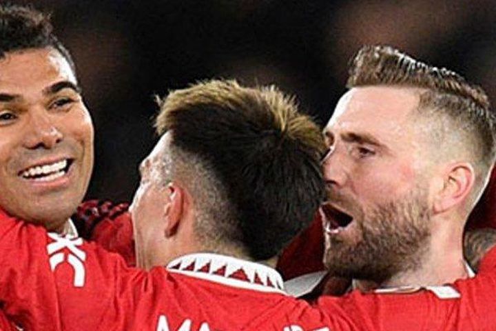 Nhiều fan đặt cược Man United sẽ giành 'cú ăn 4' từ đầu mùa