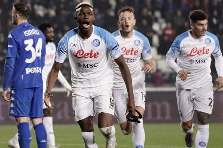 Thắng Empoli, Napoli củng cố ngôi đầu Serie A