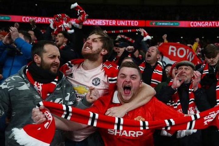 Cảm xúc vỡ òa đêm đăng quang League Cup của Man United