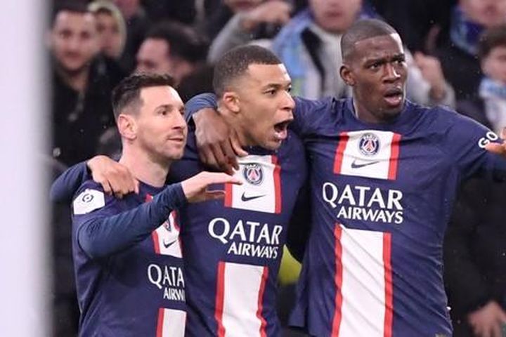Messi ghi bàn thứ 700 và giúp Mbappe đi vào lịch sử PSG