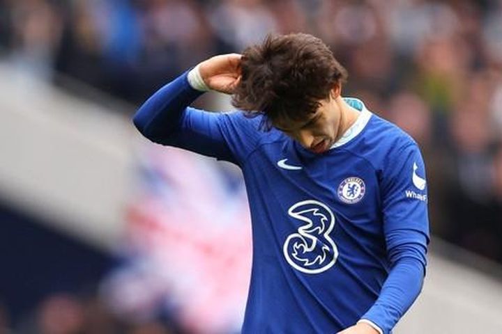 Choáng với sự tệ hại của hàng công đắt giá Chelsea