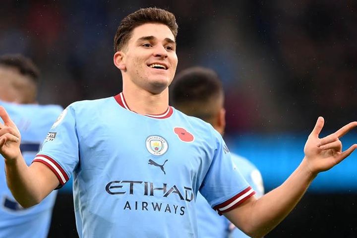 Tin mới nhất bóng đá tối 27/2: Barcelona hỏi mua sao Man City để hỗ trợ Lewandowski
