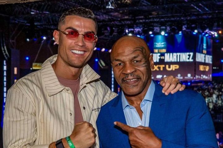 Ronaldo và Mike Tyson làm khán giả phấn khích, chạm mặt ở Saudi Arabia