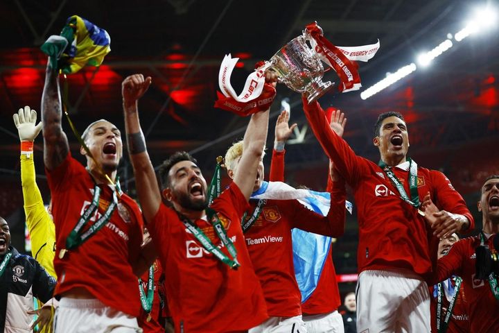 MU ăn mừng chức vô địch League Cup, chấm dứt cơn khát danh hiệu kéo dài 6 năm