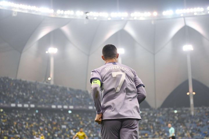 Ronaldo chi tiêu xa hoa và biến đổi CLB xứ Ả Rập như thế nào?