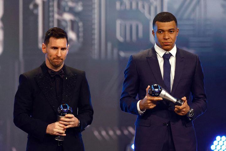 Phản ứng của Mbappe khi Messi giành giải The Best