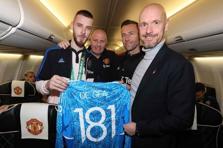 De Gea nhận quà đặc biệt sau khi phá kỷ lục của Schmeichel