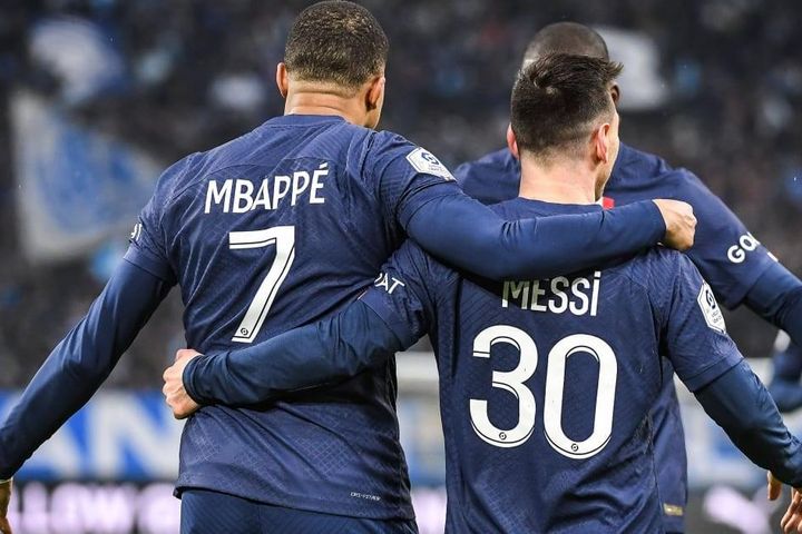 Messi vẫn 'giữ khoảng cách' với Mbappe