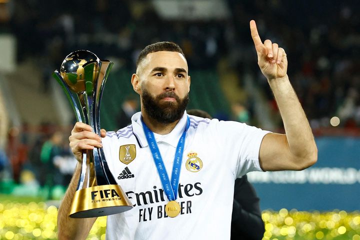 Phản ứng của Benzema sau khi Messi giành The Best