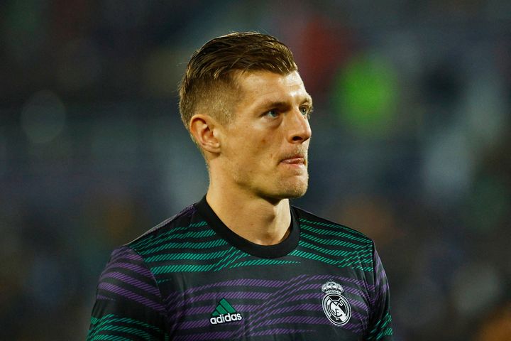 Anh em Kroos tranh cãi về việc chọn Messi hay Benzema