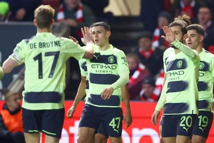 Man.City dễ dàng vào tứ kết FA Cup, Leicester bị loại sốc