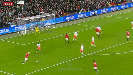 Ten Hag trổ tài, MU thắng ngược West Ham phút chót