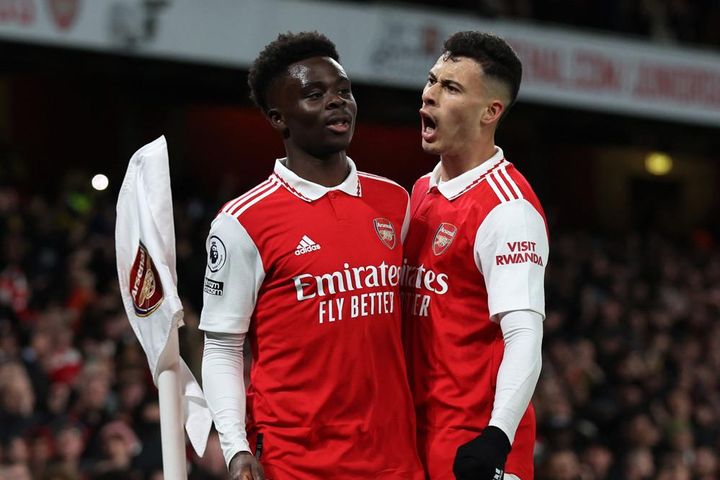 Arsenal vùi dập Everton để củng cố ngôi số 1