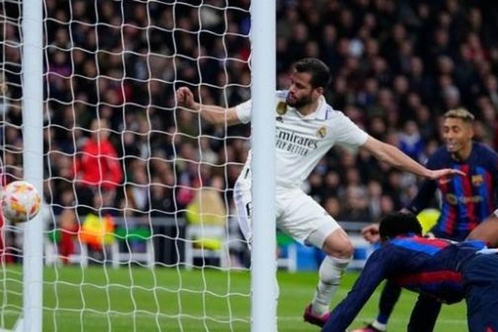 Cup nhà Vua Tây Ban Nha: Eder Militao phản lưới nhà, Real Madrid để thua Barcelona