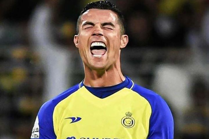 Ronaldo cùng đồng đội lội ngược dòng trong trận cầu có 16 phút bù giờ