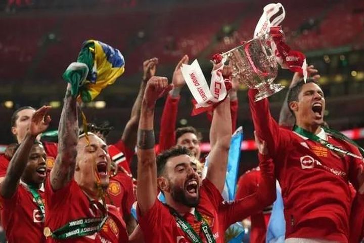 Man Utd 'bơm doping' cho cú ăn bốn