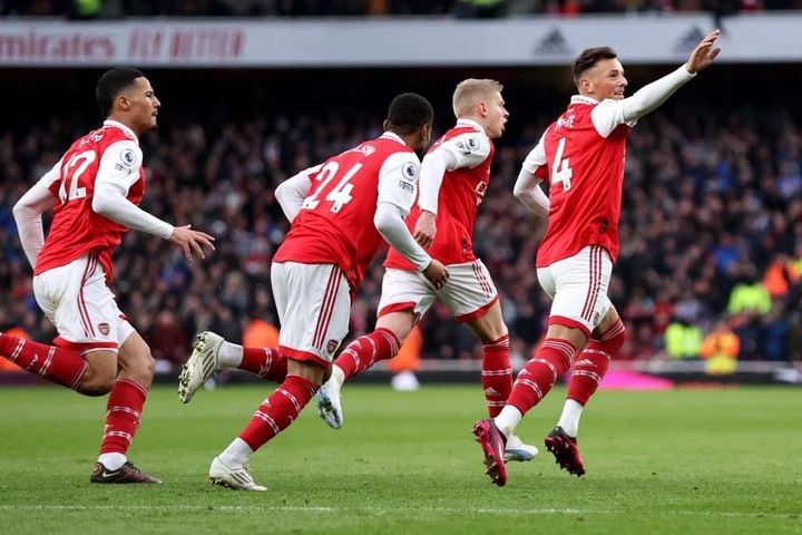 Arsenal lội ngược dòng đẳng cấp