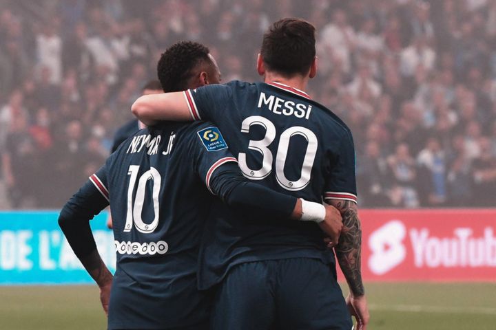 Messi ngăn cản Neymar đầu quân cho PSG