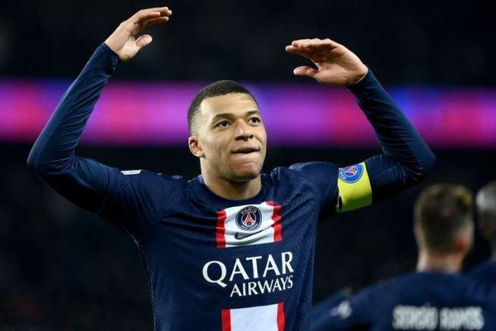 Mbappe đi vào lịch sử PSG