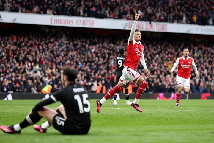 Ngược dòng thắng Bournemouth, Arsenal tái lập khoảng cách 5 điểm với Man City