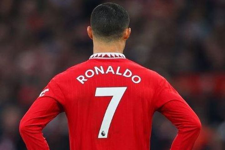 Piers Morgan hả hê khi MU thua Liverpool 0-7