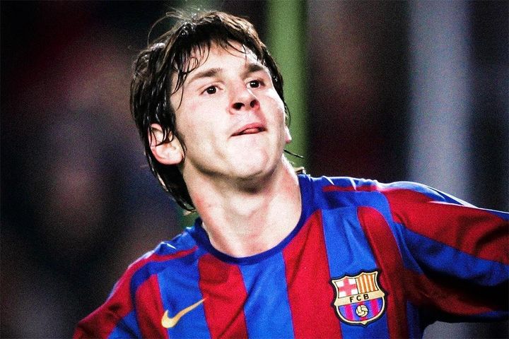 Messi nói tục vì siêu phẩm của Ronaldinho