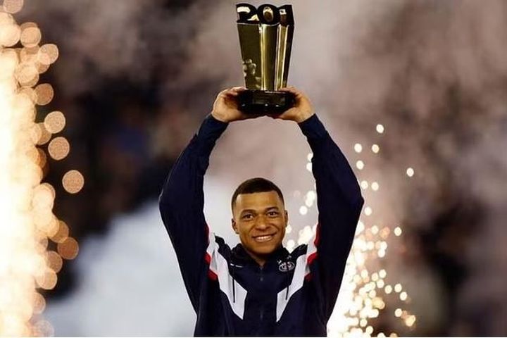 Kylian Mbappe chính thức chốt tương lai