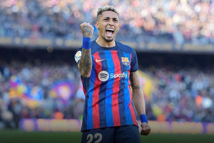 Barcelona thắng trong trận cầu nhiều 'gia vị'