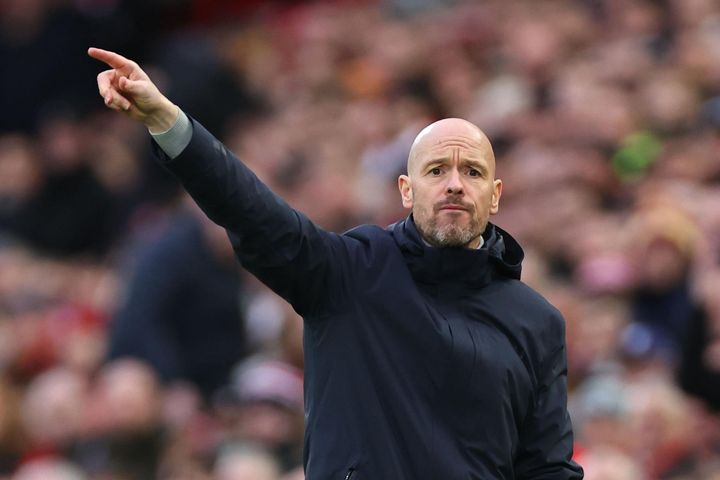 Man Utd thảm bại, HLV Erik ten Hag bị mỉa mai vì phát biểu liên quan đến Ronaldo
