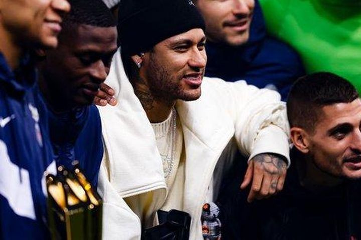 Neymar chính thức nghỉ hết mùa, phẫu thuật trị dứt điểm chấn thương mắt cá