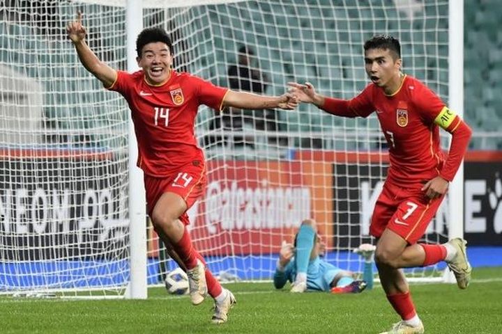 U20 Trung Quốc đánh bại nhà đương kim vô địch Saudi Arabia, mở toang cánh cửa đi tiếp