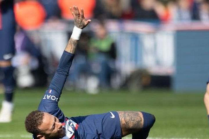 Neymar nghỉ hết mùa sau chấn thương kinh hoàng