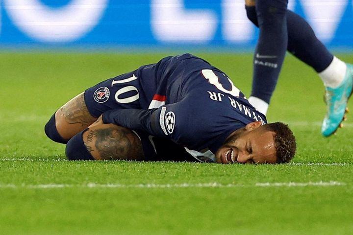 Neymar chấn thương nặng, phải nghỉ hết mùa giải