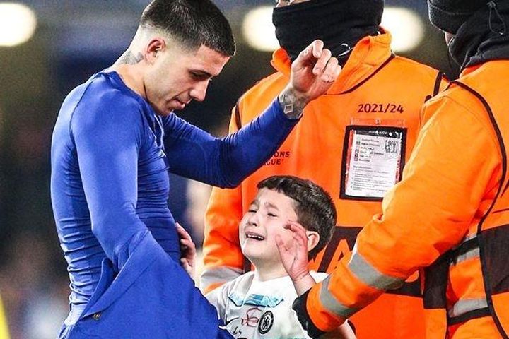 Hành động đẹp của ngôi sao 121 triệu euro sau trận thắng Dortmund