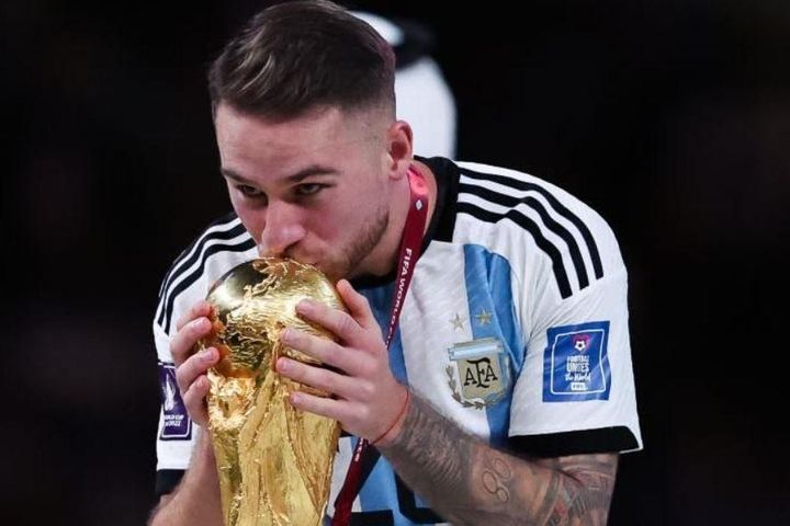 Man United muốn chiêu mộ tiền vệ vừa vô địch World Cup