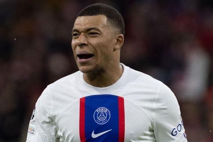 Cầu thủ PSG tức giận sau khi bị Bayern loại