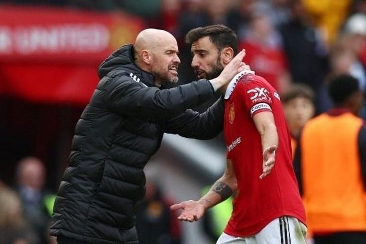 Ten Hag bảo vệ Bruno Fernandes