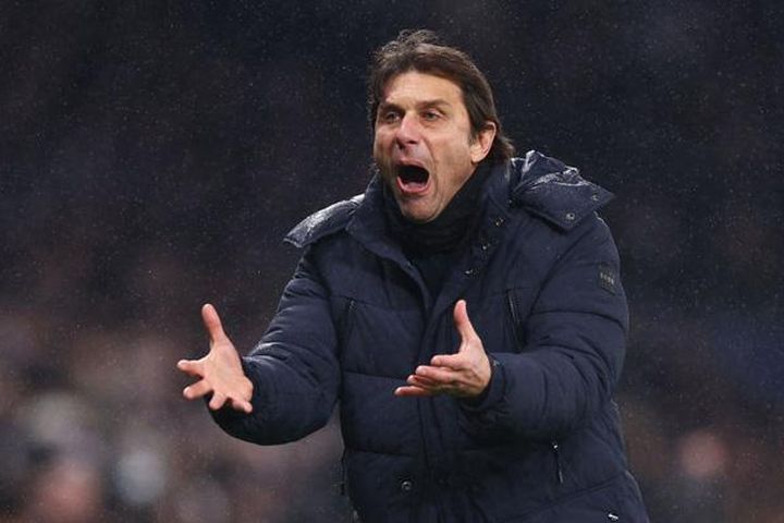 HLV Conte hé lộ khả năng bị sa thải sau khi Tottenham bị loại khỏi Champions League