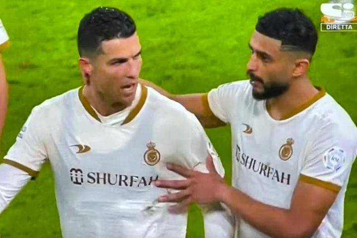 Ronaldo nổi đóa sau khi Al-Nassr thua trận