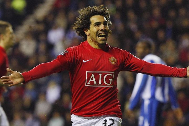 Tevez trách móc Sir Alex