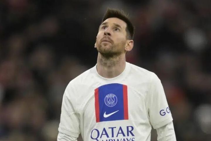 Messi và Mbappe thêm một lần xấu hổ