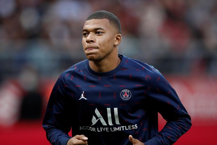 Real đẩy Mbappe vào thế khó