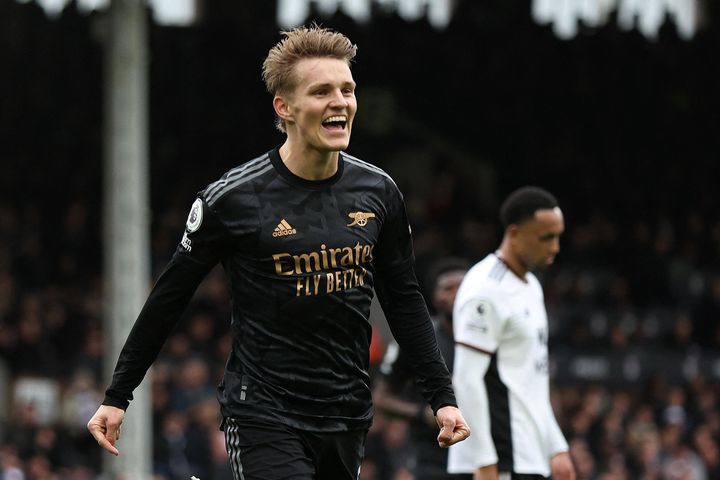Trossard lập hat-trick kiến tạo, Arsenal vùi dập Fulham